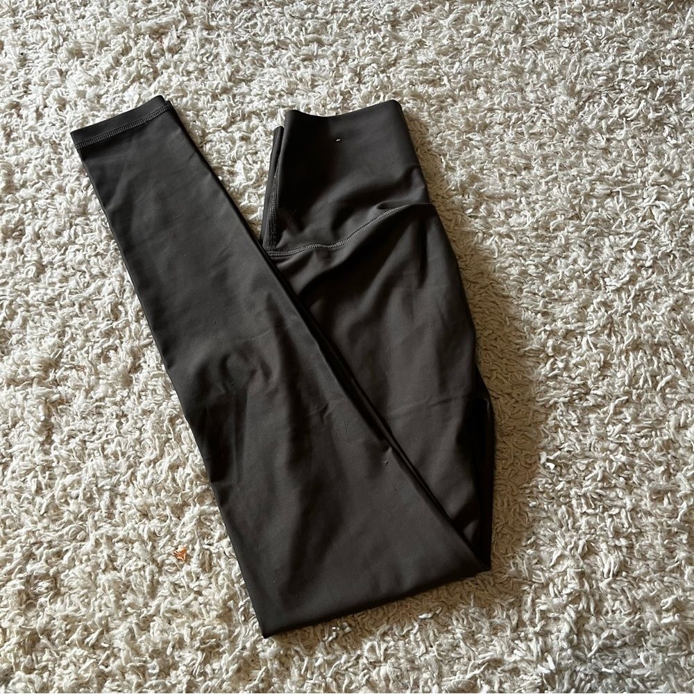 offline by aerie army green 7/8 leggings size small